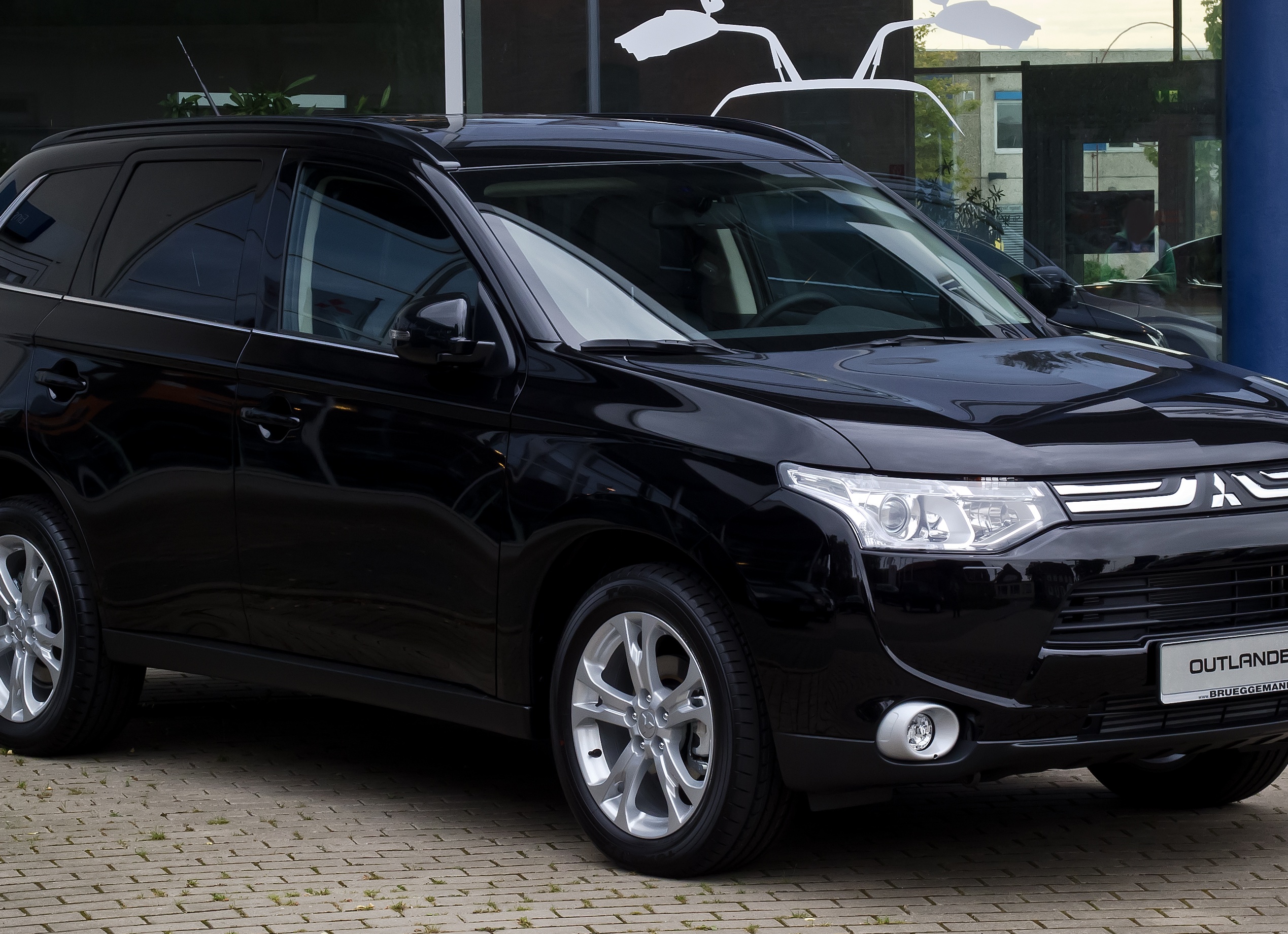 Mitsubishi Outlander 3