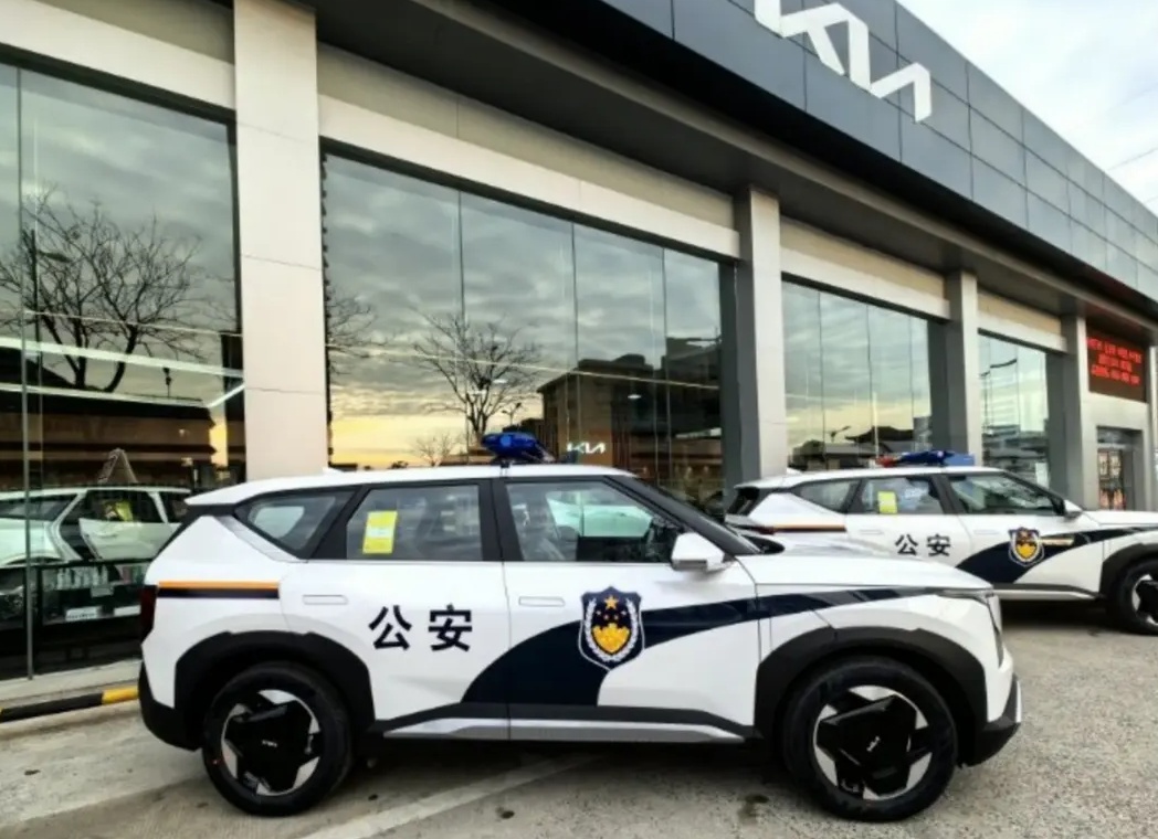 Зашел в автосалон Kia, сравнил цены с прайсом.